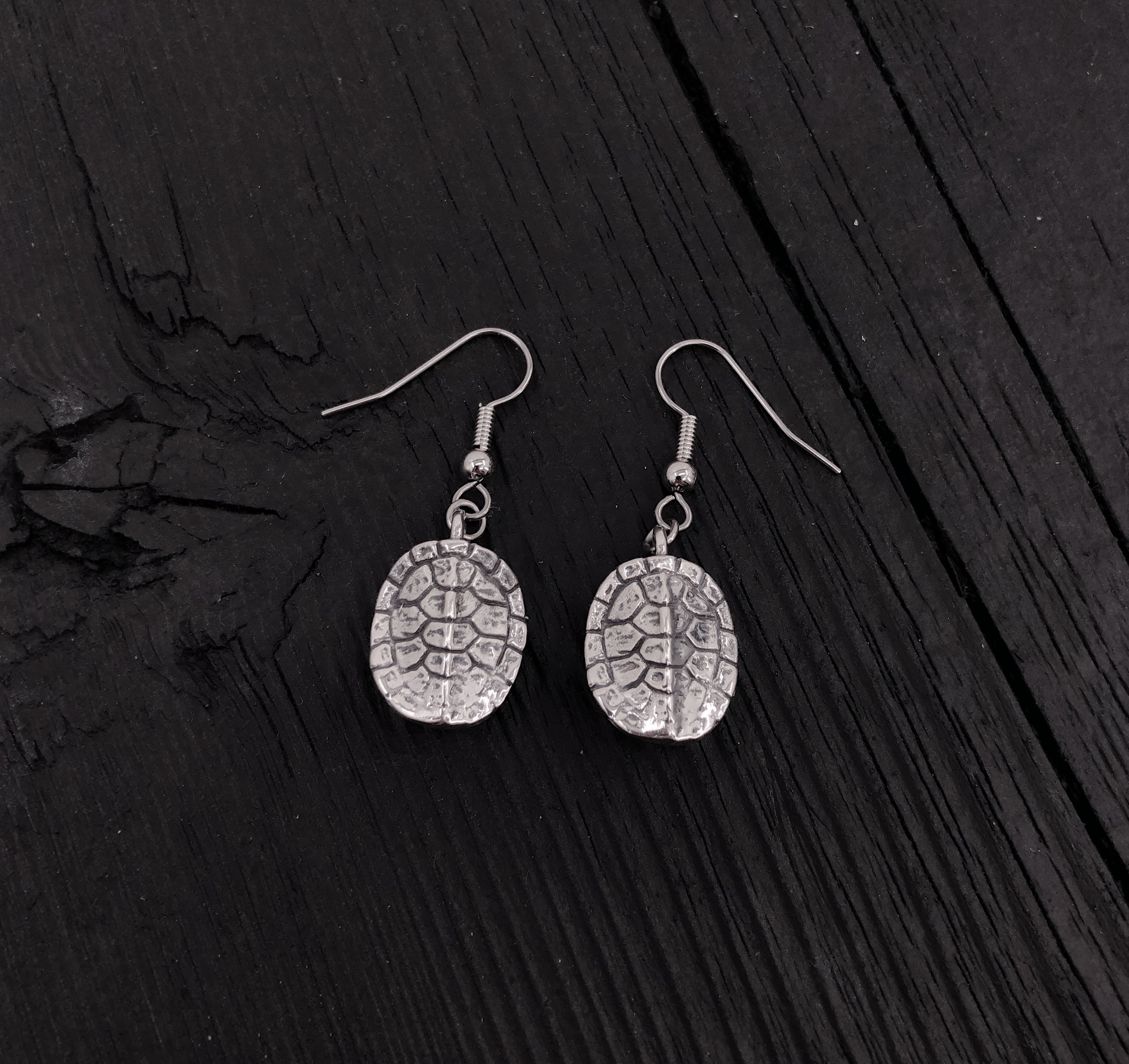 Silver earrings with detailed turtle design | Moon Raven